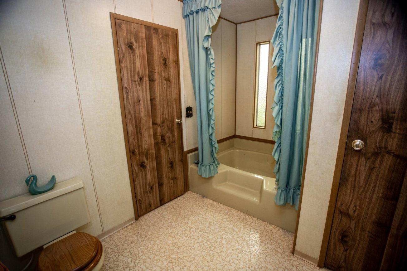 15707 Cloverdale Road Anderson, CA 96007 - Photo 12 of 18 Master bathroom 2