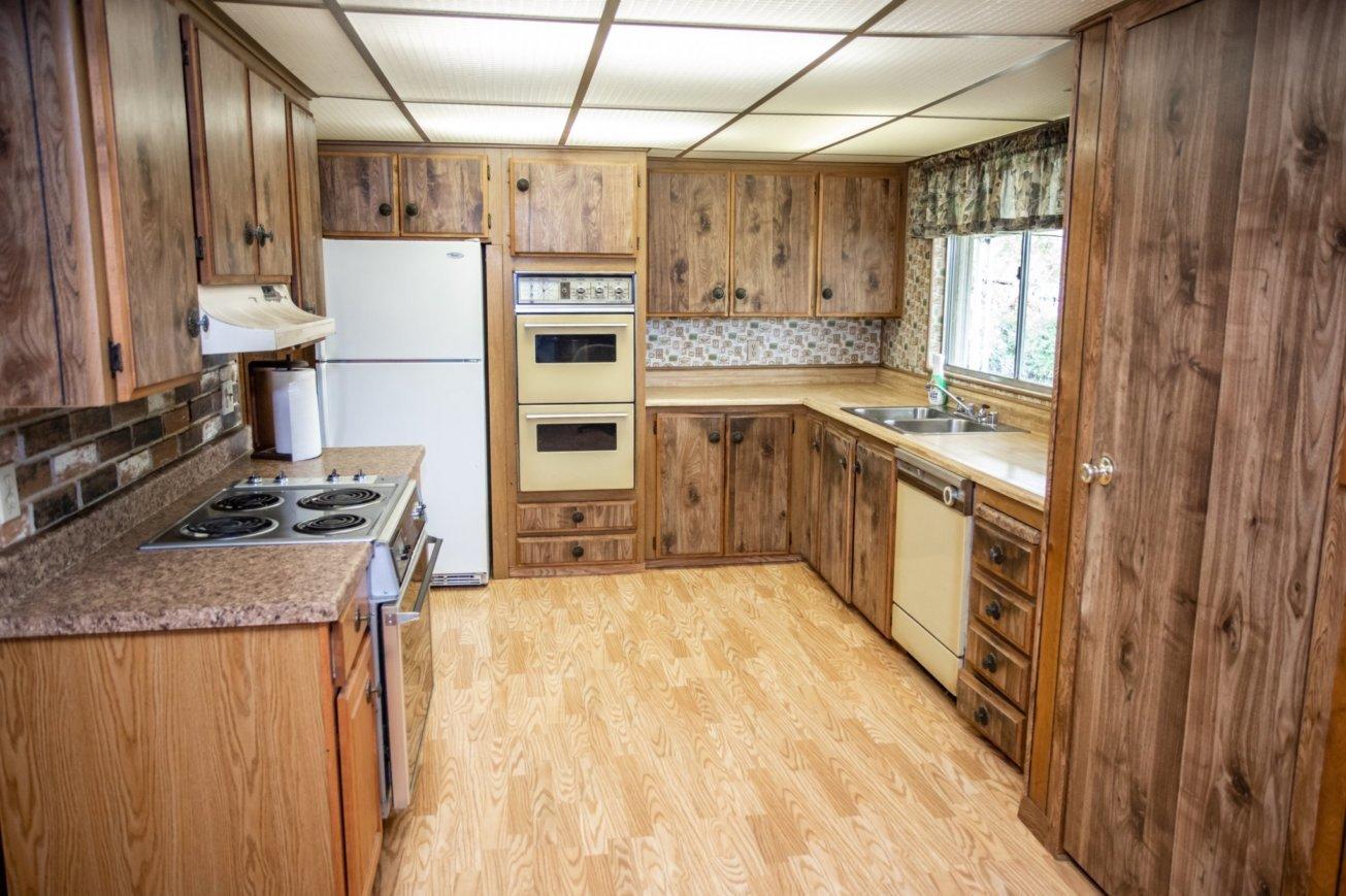 15707 Cloverdale Road Anderson, CA 96007 - Photo 6 of 18 Kitchen