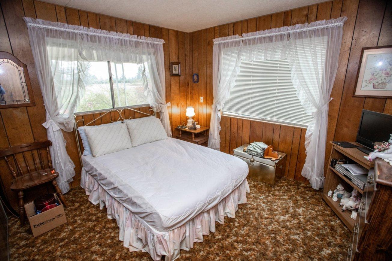 15707 Cloverdale Road Anderson, CA 96007 - Photo 9 of 18 Bedroom 2