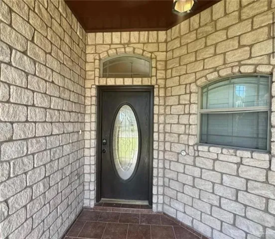 $1,300 | 612 South Resplandor Street, Mission, TX 78572