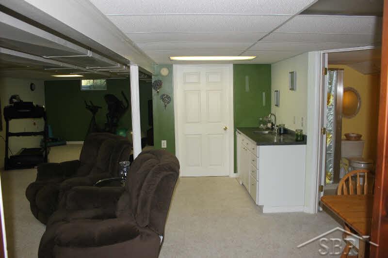9171 Kochville Road Freeland, MI 48623 - Photo 10 of 14 20367087-9.JPG