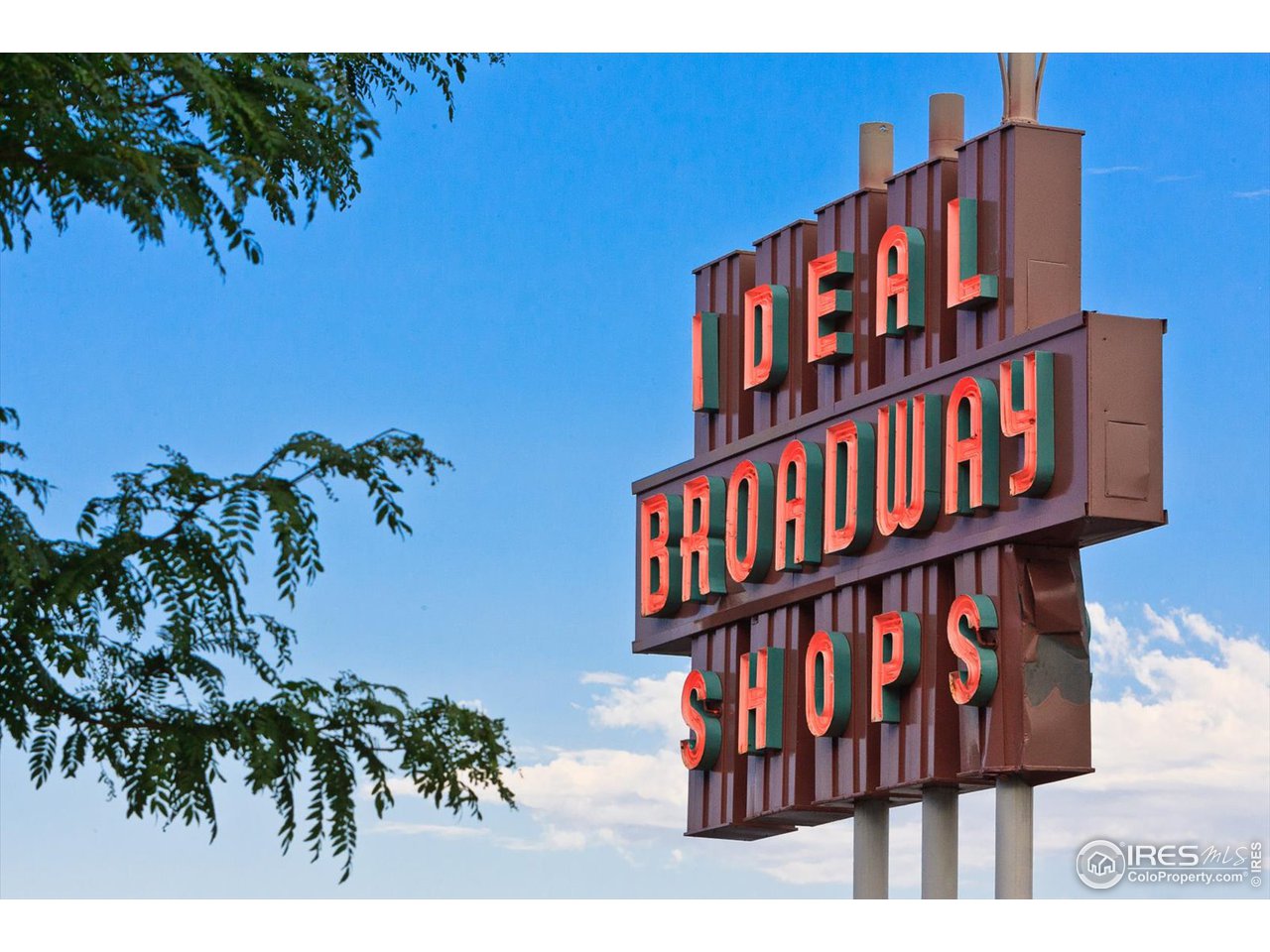 1241 High Street Boulder, CO 80304 - Photo 35 of 36 a book shelf with wooden fence
