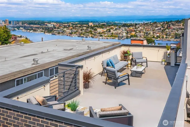 $1,245,000 | 1918 5th Avenue North, Unit B, Seattle, WA 98109