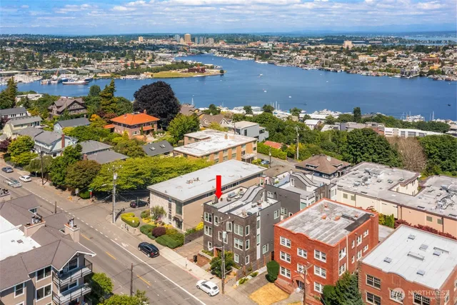 $1,245,000 | 1918 5th Avenue North, Unit B, Seattle, WA 98109