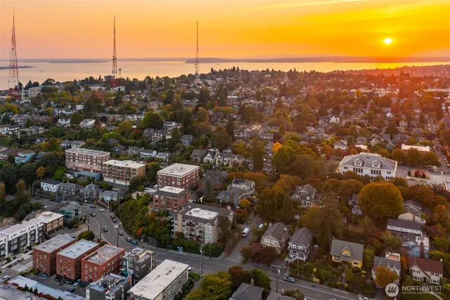 $1,245,000 | 1918 5th Avenue North, Unit B, Seattle, WA 98109