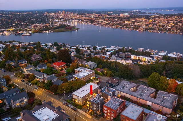 $1,245,000 | 1918 5th Avenue North, Unit B, Seattle, WA 98109