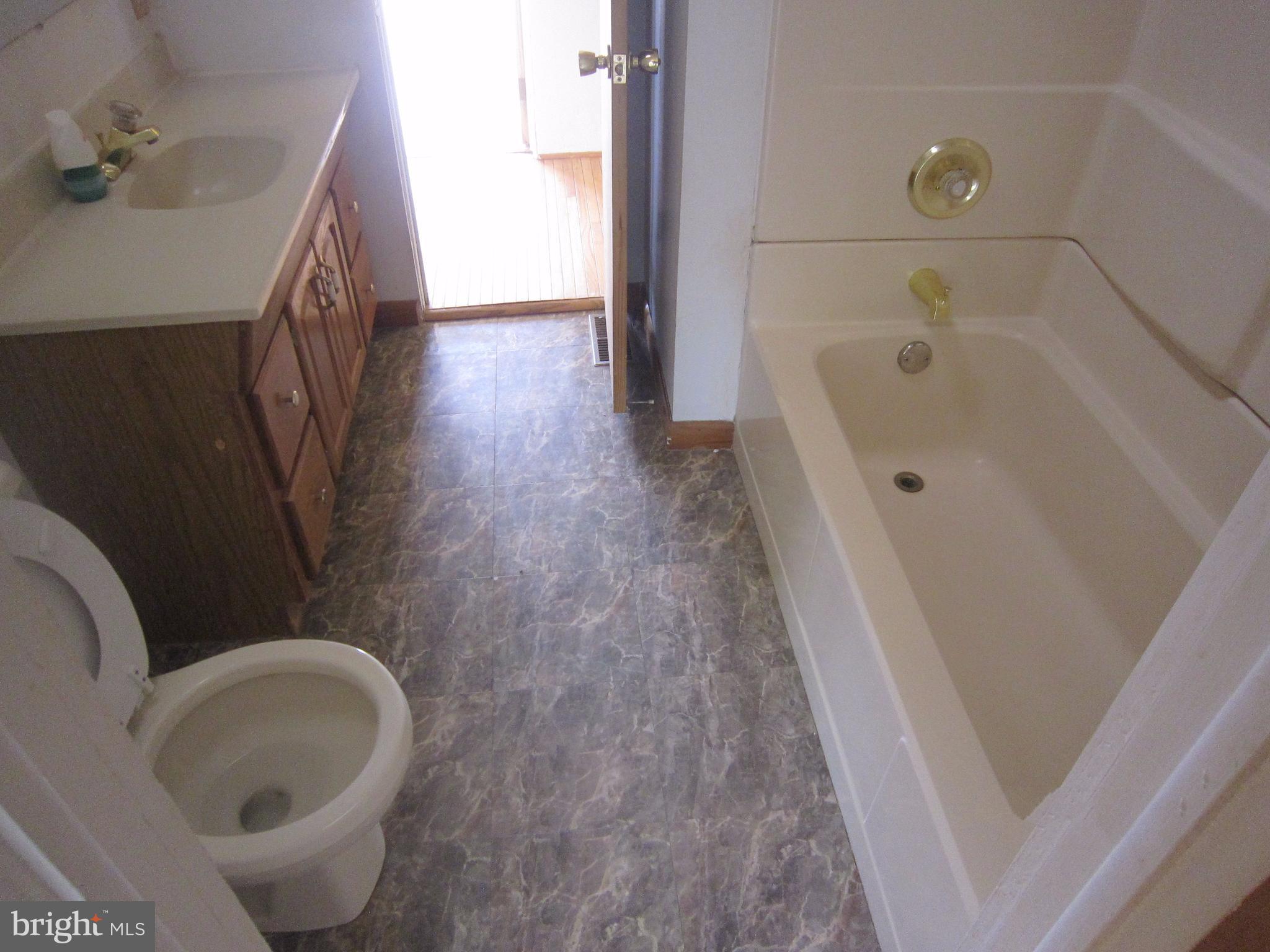 2749 Ebbvale Road Manchester, MD 21102 - Photo 15 of 30 Bath #1 - Dual Entrance Bath