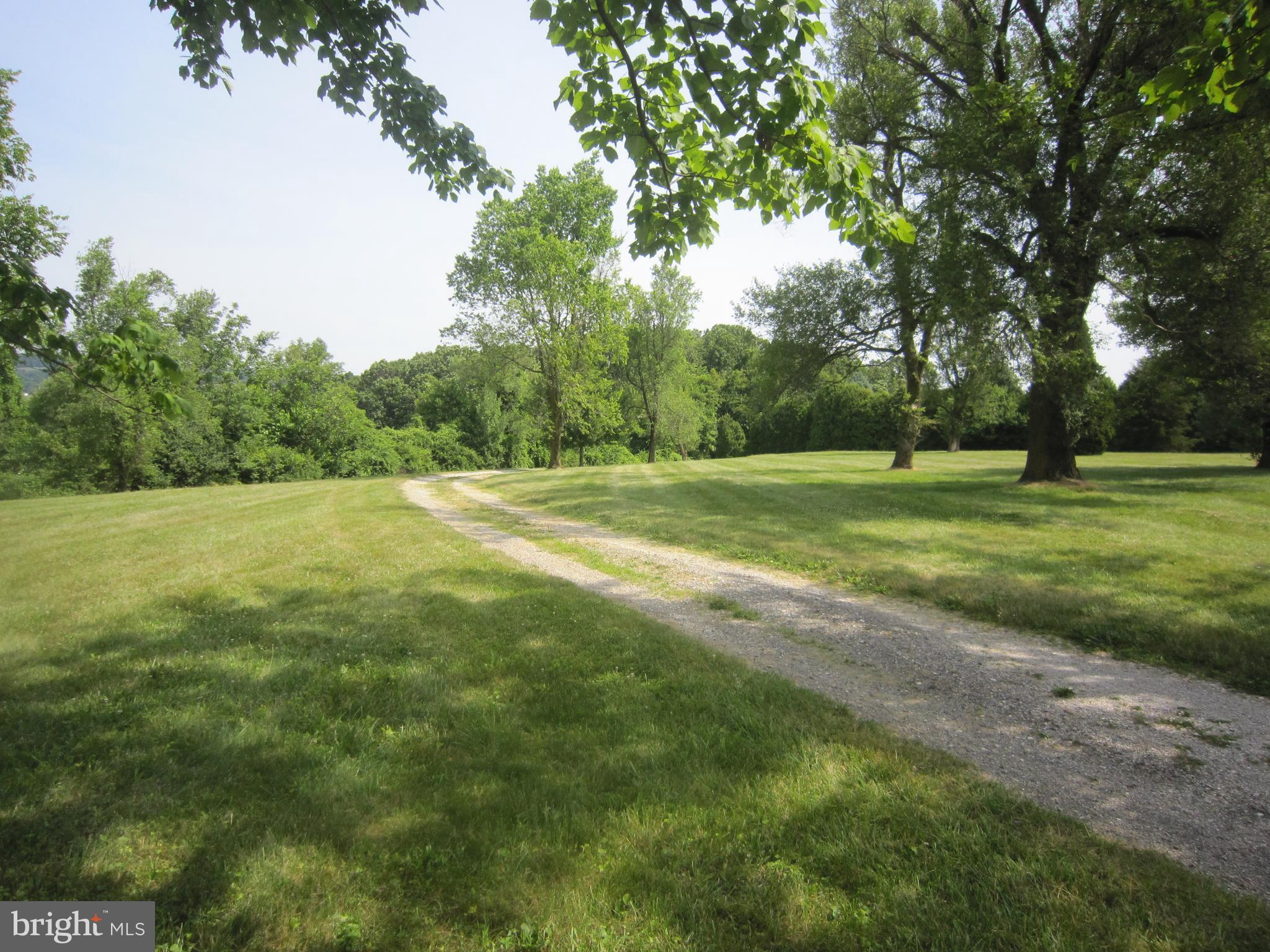 2749 Ebbvale Road Manchester, MD 21102 - Photo 5 of 30 View of Driveway