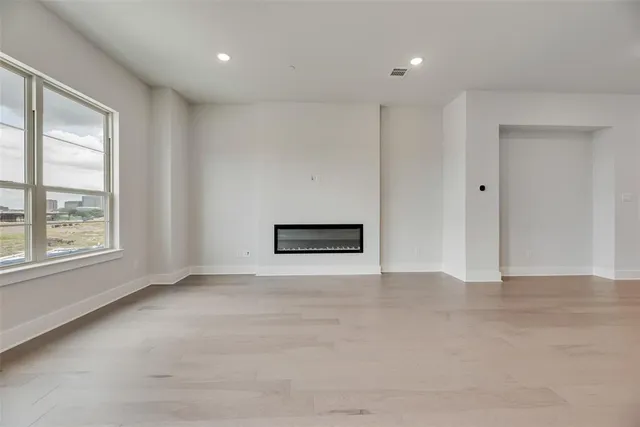 $559,990 | 945 Heights Way, Plano, TX 75075