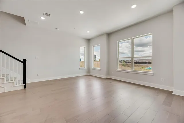 $559,990 | 945 Heights Way, Plano, TX 75075