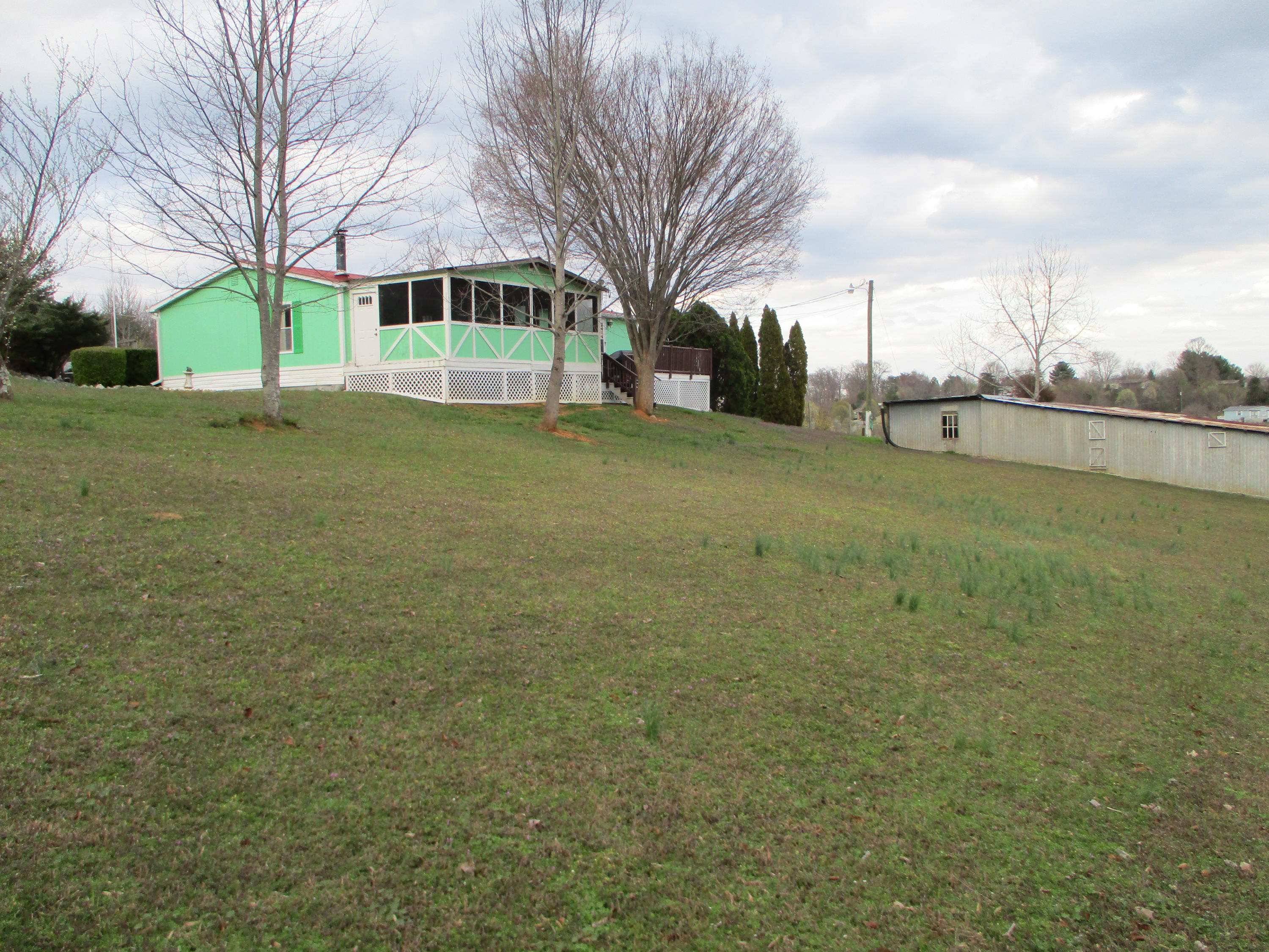 302 Red Pond Road Sweetwater, TN 37874 - Photo 2 of 31 IMG_0284
