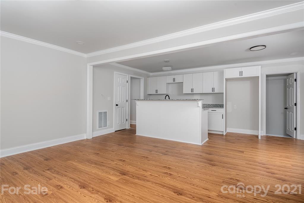 1376 Harless Road Lincolnton, NC 28092 - Photo 4 of 15 Gallery Image 4