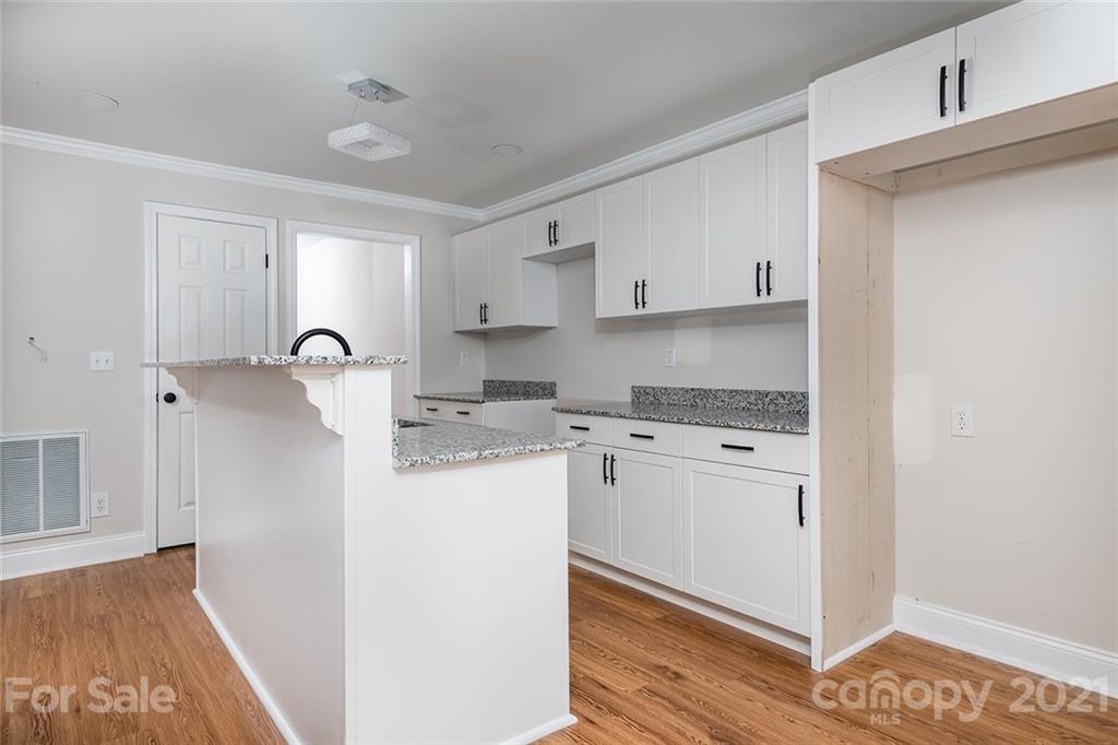 1376 Harless Road Lincolnton, NC 28092 - Photo 5 of 15 Gallery Image 5