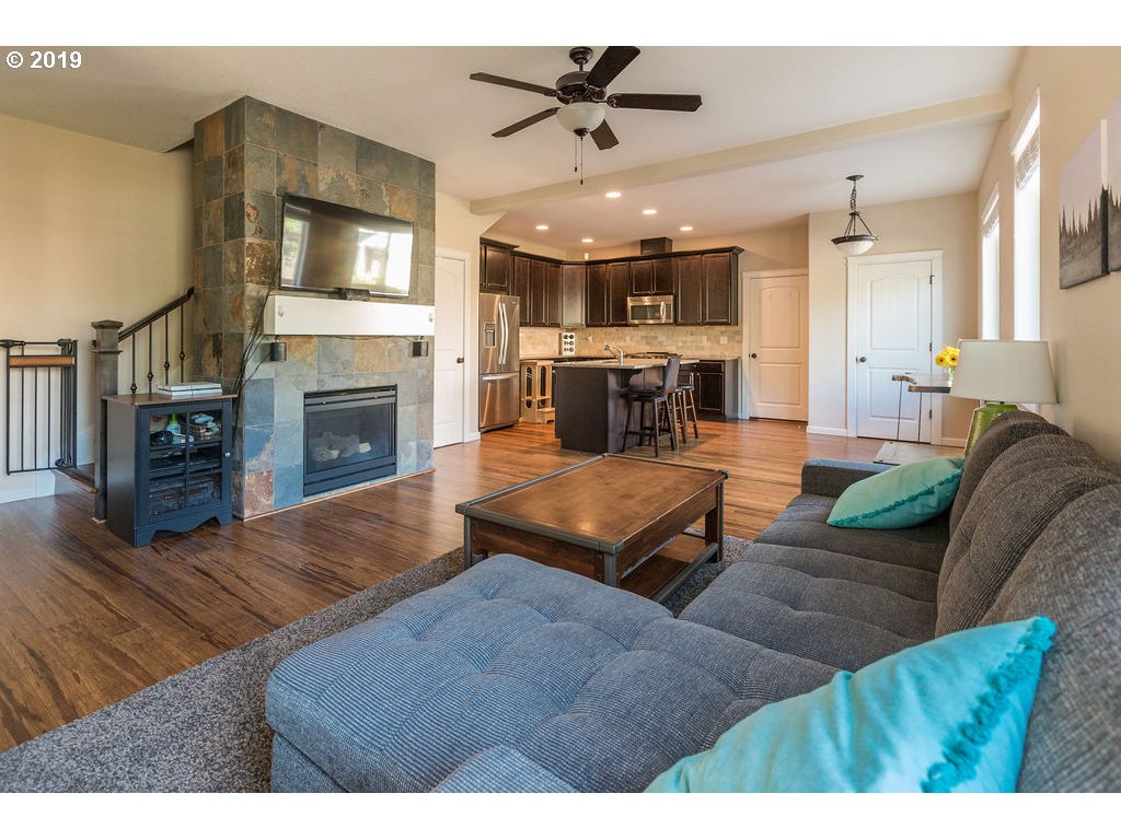 14037 South Caufield Road Oregon City, OR 97045 - Photo 6 of 16 Gallery Image 6