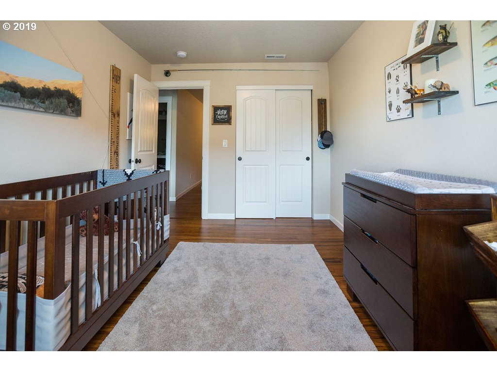 14037 South Caufield Road Oregon City, OR 97045 - Photo 10 of 16 Gallery Image 10