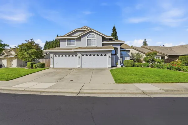 $750,000 | 1892 Avenida Martina, Roseville, CA 95747