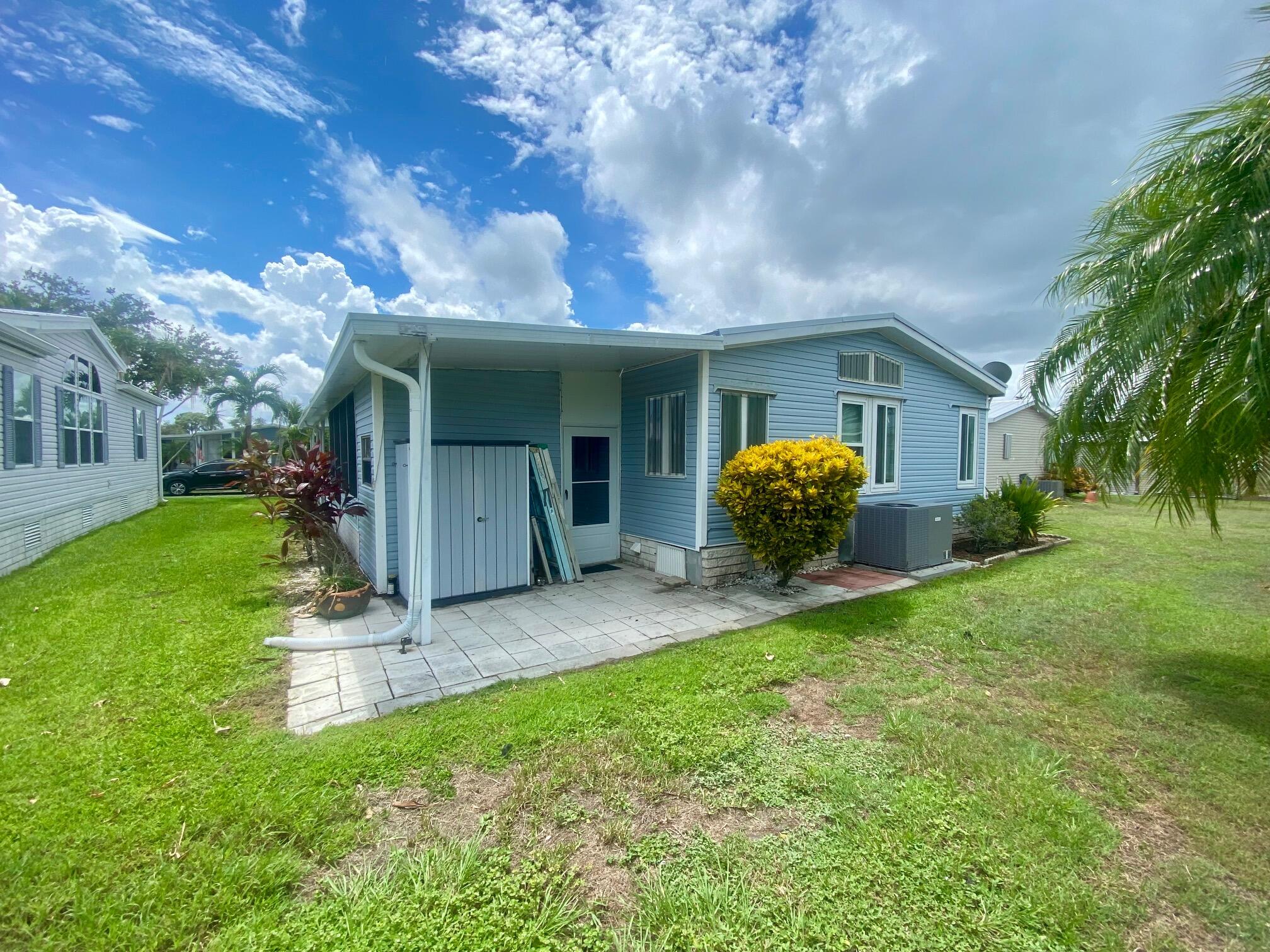 469 Hemingway Terrace Fort Pierce, FL 34982 - Photo 19 of 22 IMG_3067