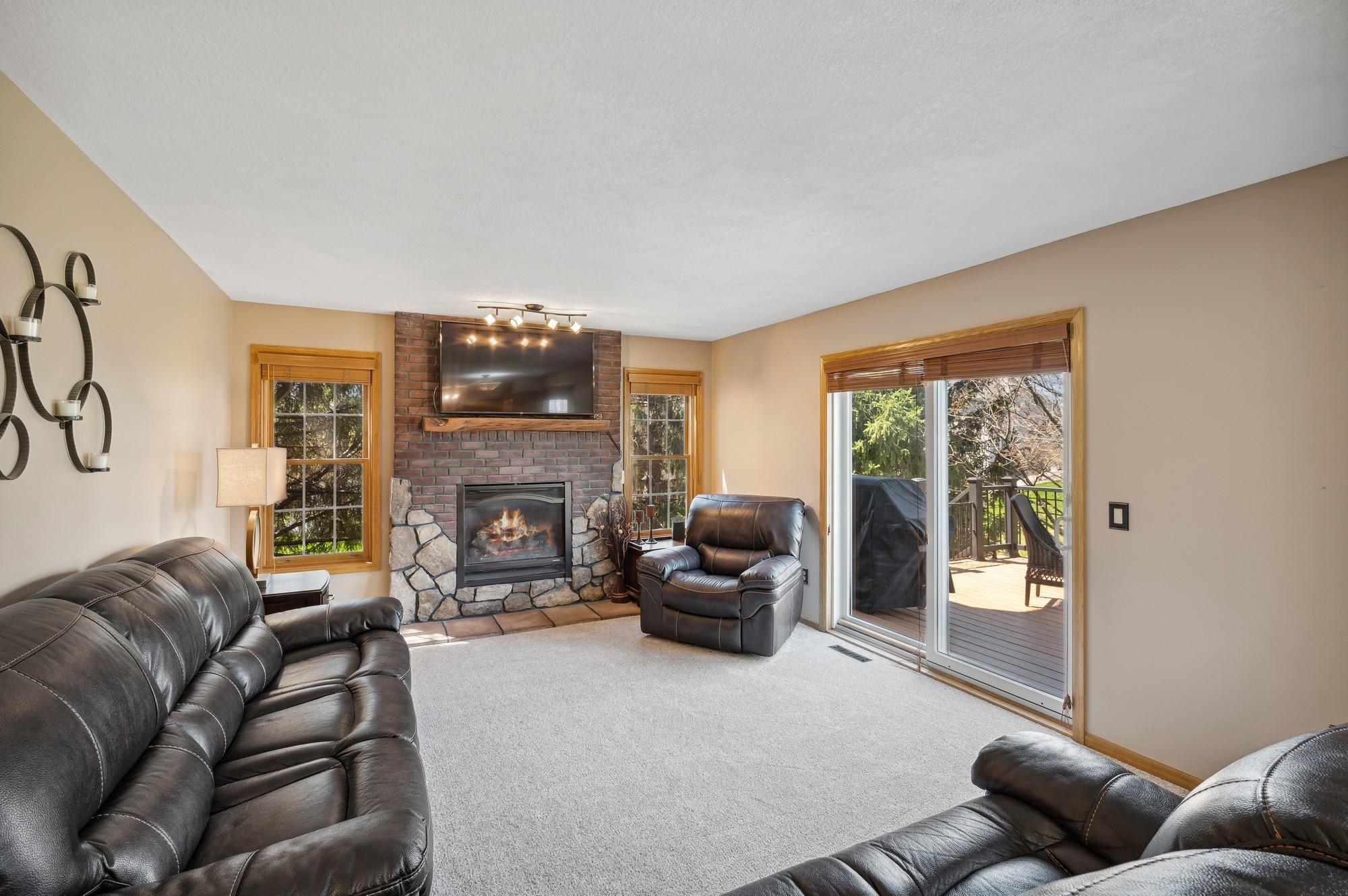 3899 Mersey Point Eagan, MN 55123 - Photo 4 of 21