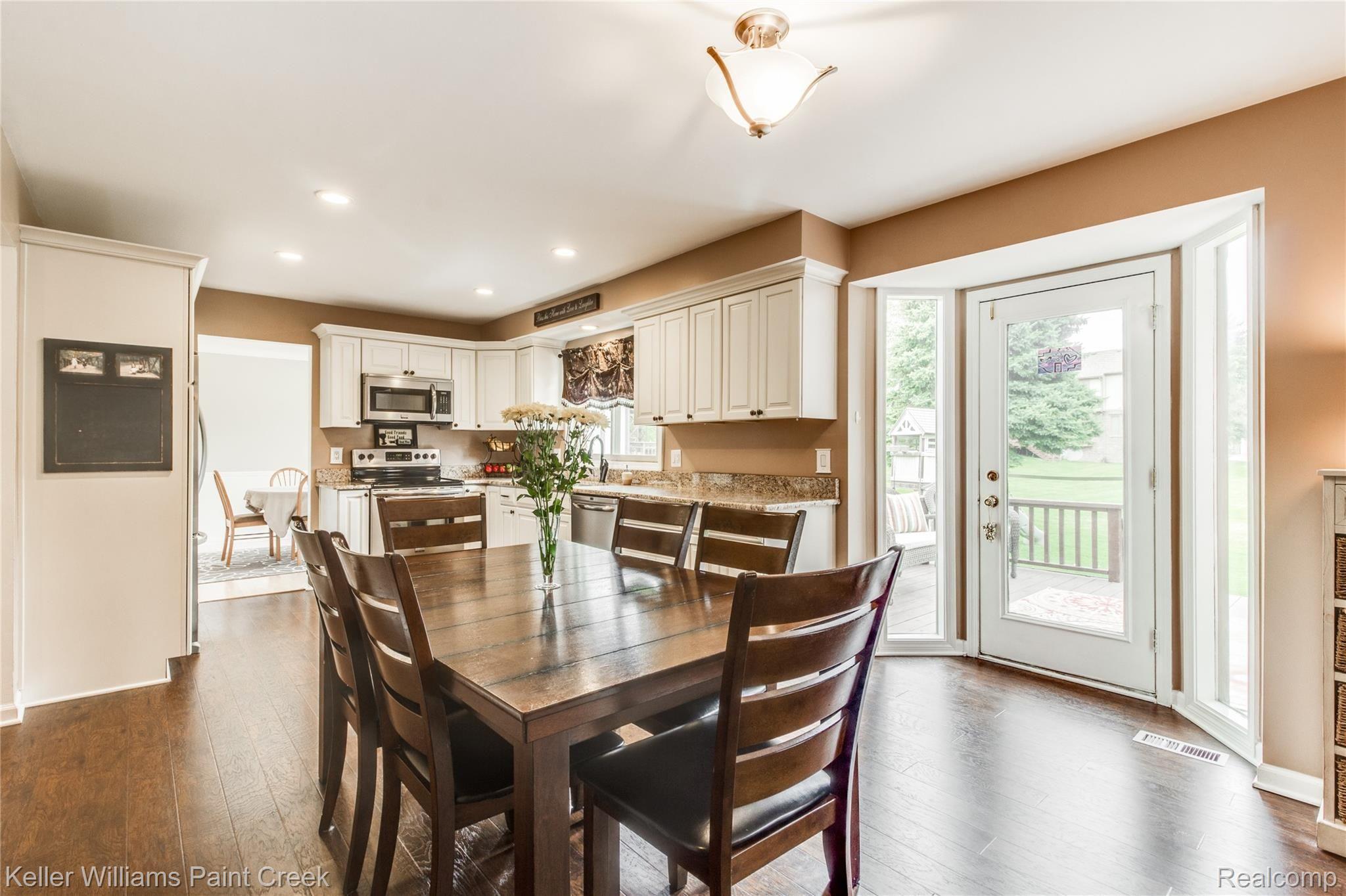 2625 Winter Park Road Rochester, MI 48309 - Photo 15 of 45 INTERIORS (15 of 42).jpg