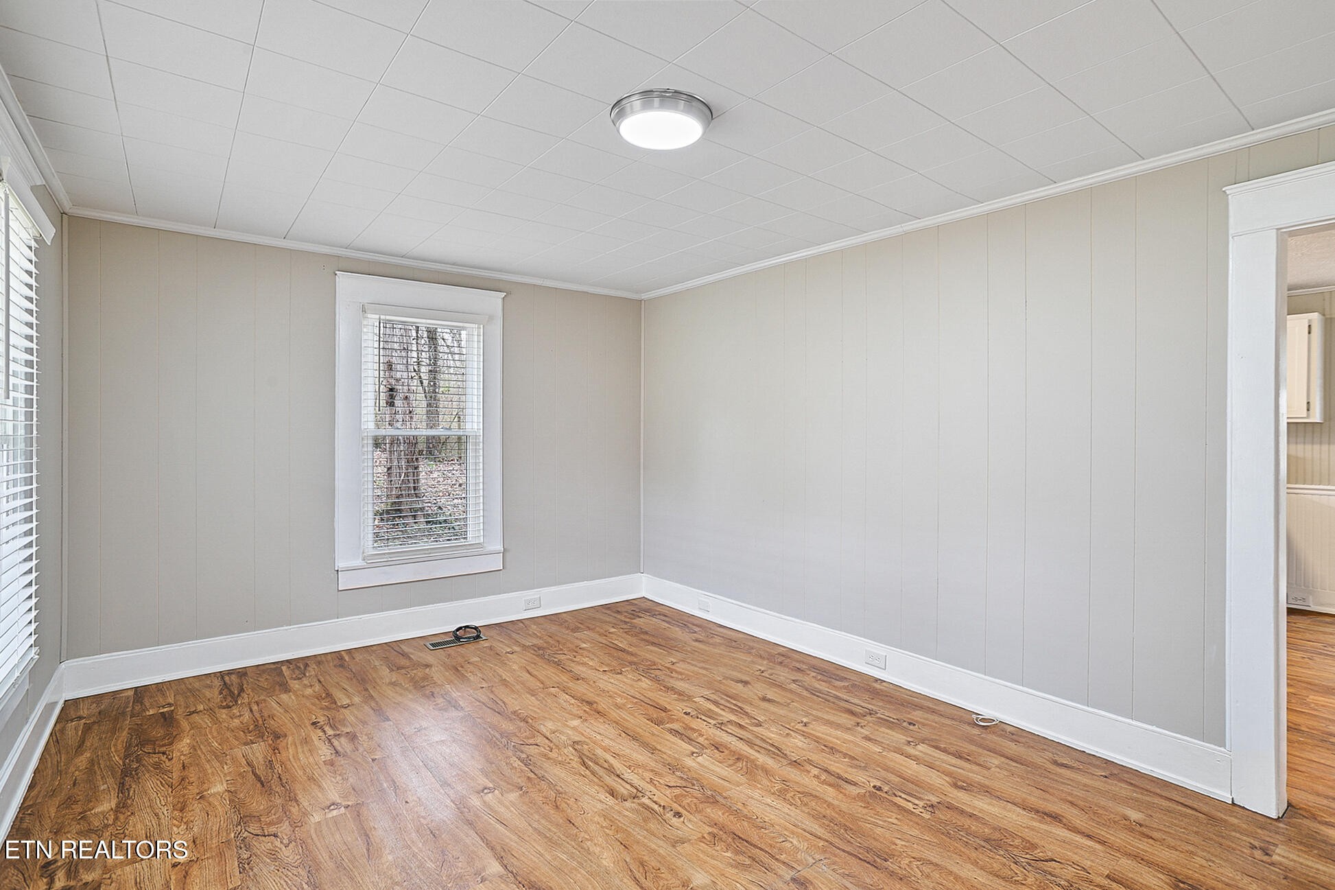 353 Lee Road Clinton, TN 37716 - Photo 6 of 33 Gallery Image 6