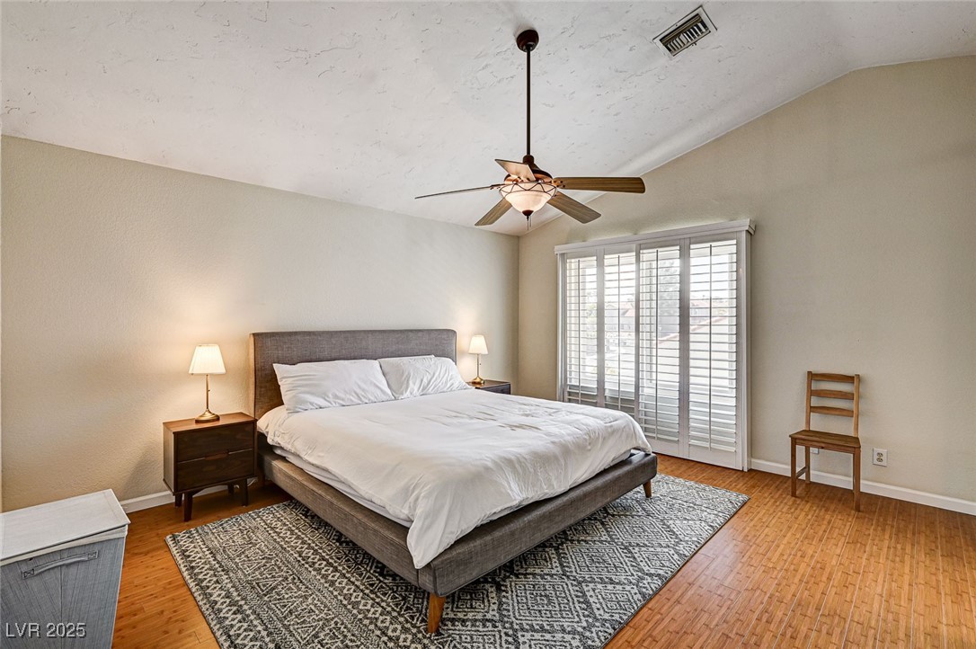 33 Reyburn Drive Henderson, NV 89074 - Photo 20 of 41 Primary bedroom