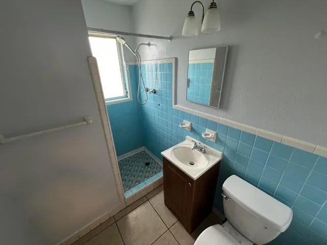 $1,200 | 3300 Broadway Avenue, Unit 9, West Palm Beach, FL 33407