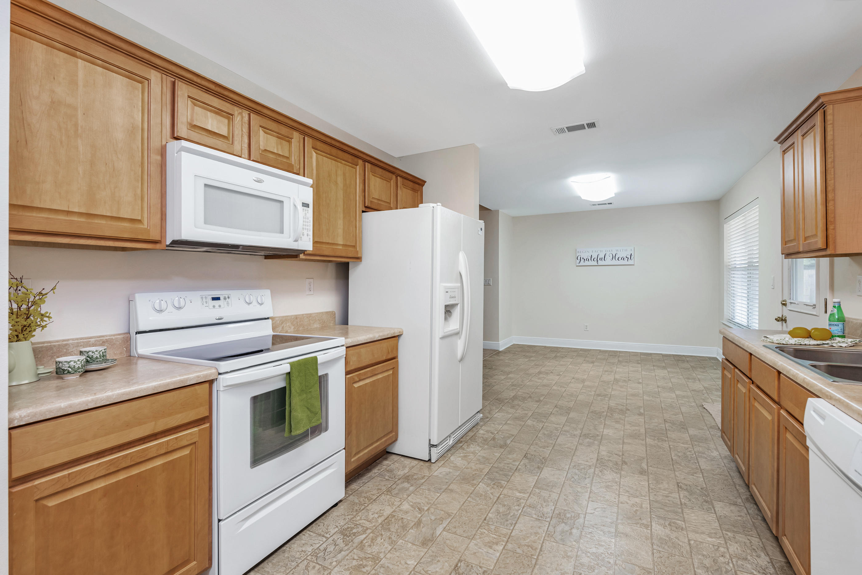 1196 Valley Road Crestview, FL 32539 - Photo 5 of 26 Kitchen opne to dining area