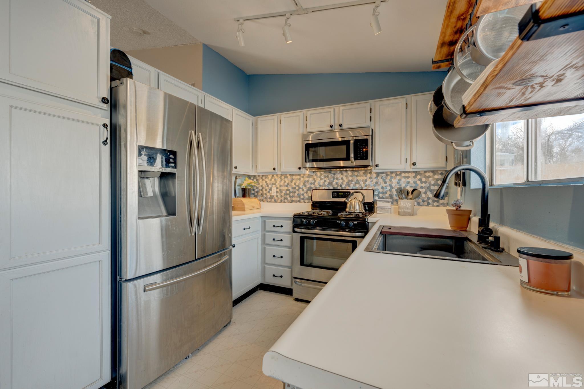 8435 Corrigan Way Reno, NV 89506 - Photo 4 of 27 Photo 4