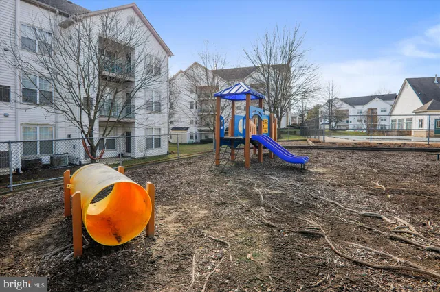 $2,200 | 15610 Everglade Lane, Unit E202, Bowie, MD 20716