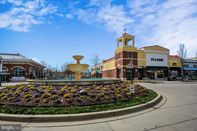 $2,200 | 15610 Everglade Lane, Unit E202, Bowie, MD 20716