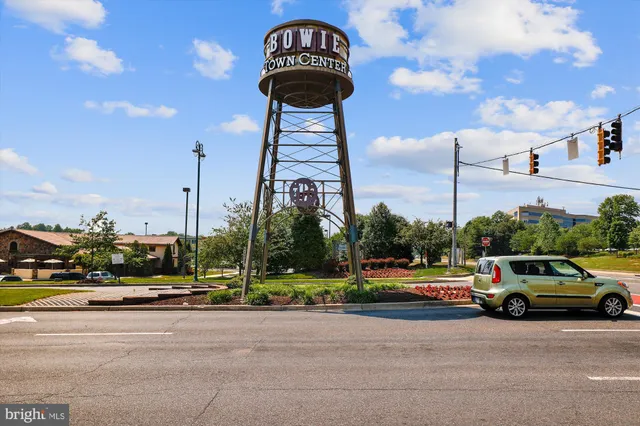 $2,200 | 15610 Everglade Lane, Unit E202, Bowie, MD 20716