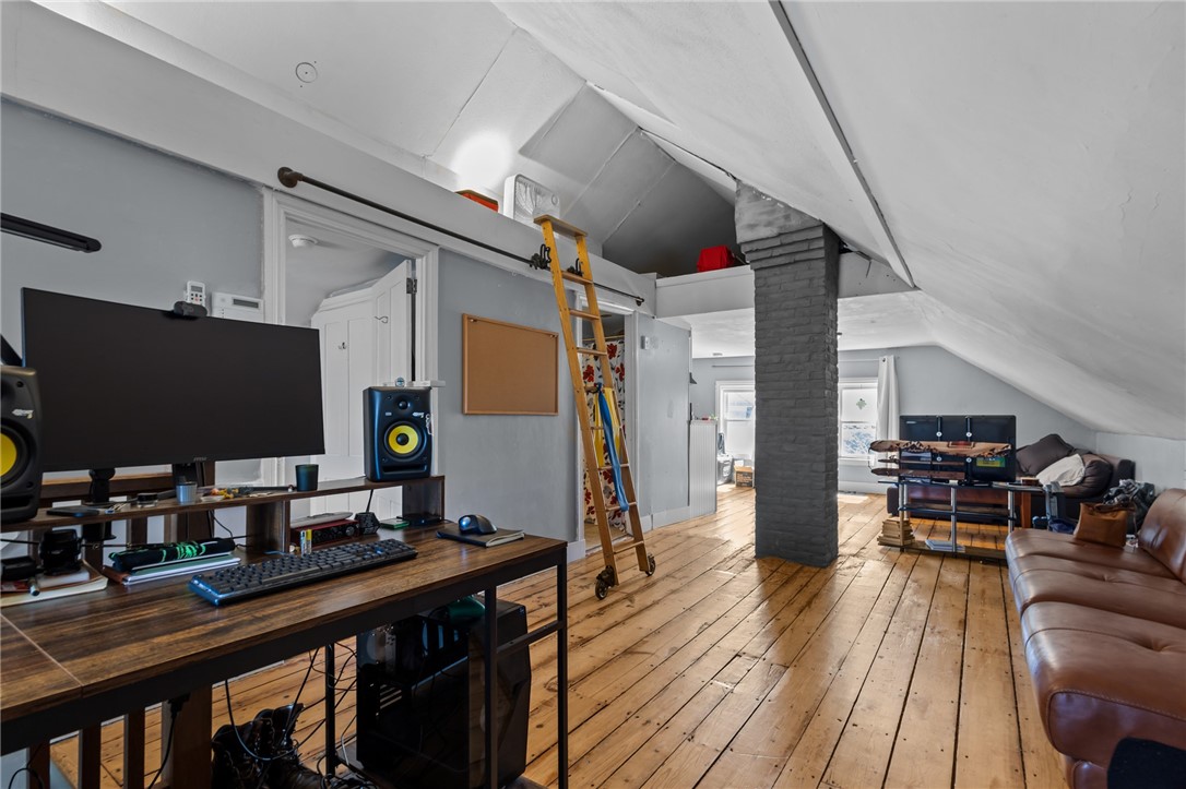 76 Locust Street Providence, RI 02906 - Photo 21 of 34 3rd Floor