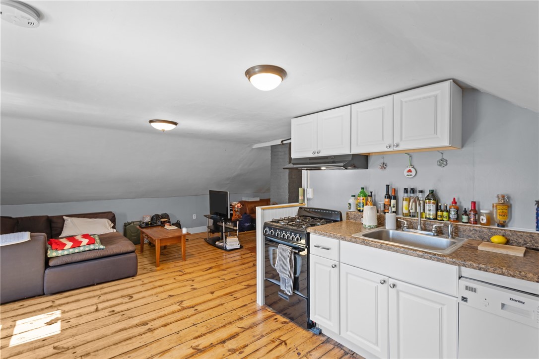 76 Locust Street Providence, RI 02906 - Photo 22 of 34 3rd Floor