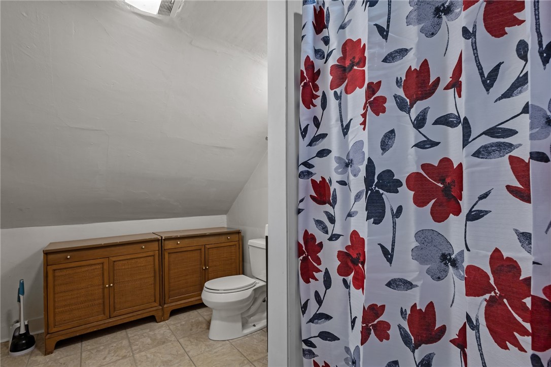 76 Locust Street Providence, RI 02906 - Photo 26 of 34 3rd Floor