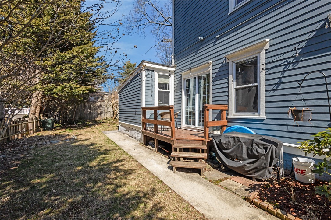 76 Locust Street Providence, RI 02906 - Photo 32 of 34