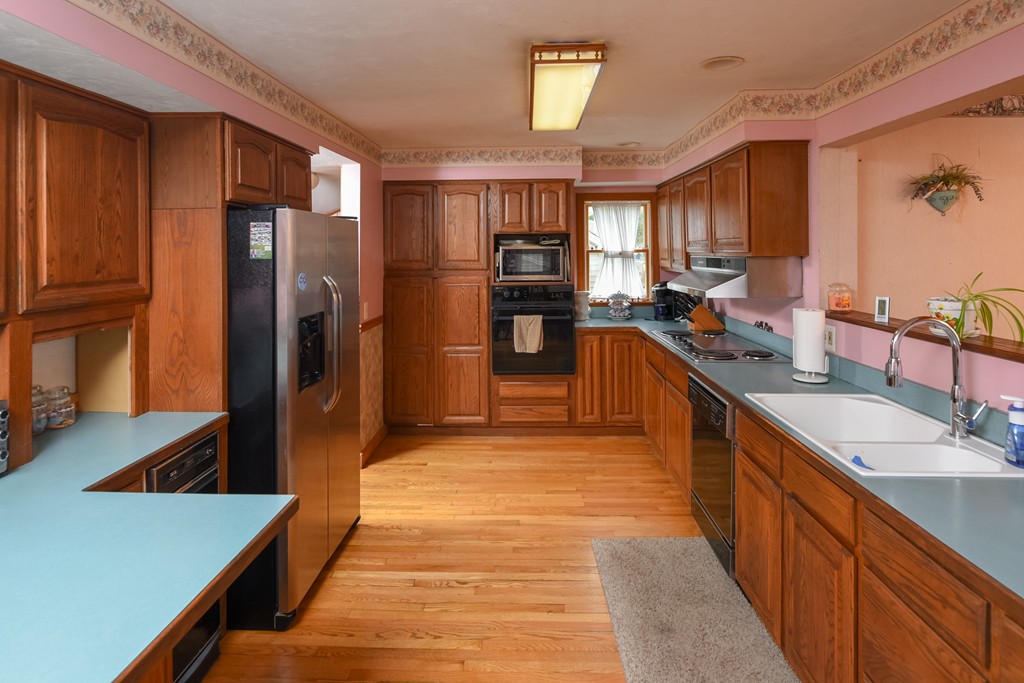 138 Pierce Road Weymouth, MA 02188 - Photo 8 of 19 Gallery Image 8