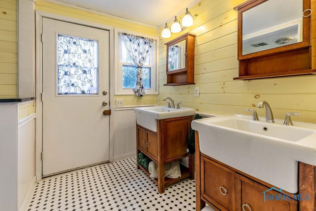 28962 East River Road Perrysburg, OH 43551 - Photo 20 of 33 Gallery Image 20