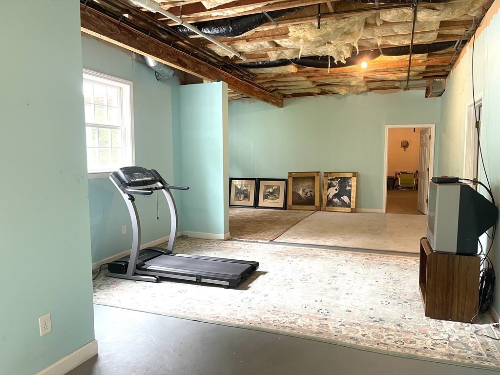 148 Hillcrest Road Marshfield, MA 02050 - Photo 34 of 42 a living room with furniture
