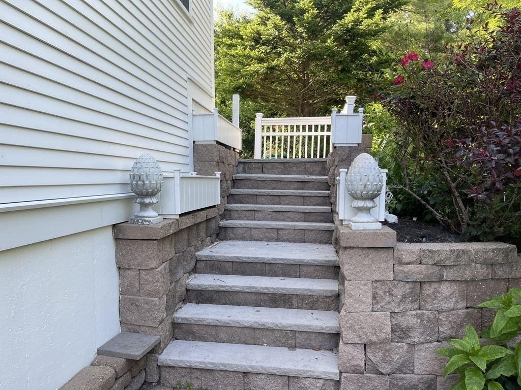 148 Hillcrest Road Marshfield, MA 02050 - Photo 38 of 42 a view of entryway