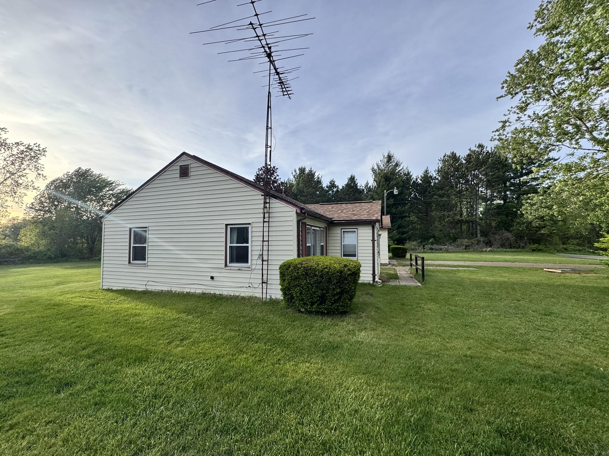 7430 Jones Road Jackson, MI 49201 - Photo 13 of 13 IMG_9763