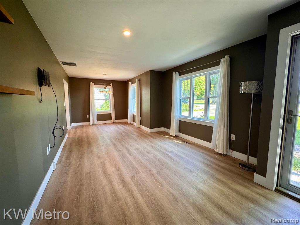 6540 Waldon Road Clarkston, MI 48346 - Photo 5 of 30
