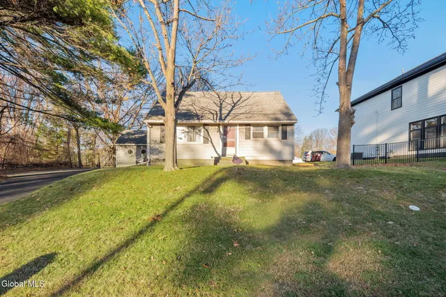 $275,000 | 829 Troy-Schenectady Road, Colonie, NY 12110