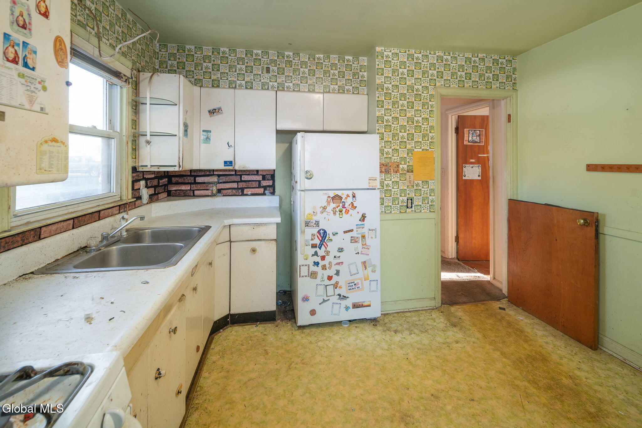 829 Troy-Schenectady Road Colonie, NY 12110 - Photo 16 of 44 16