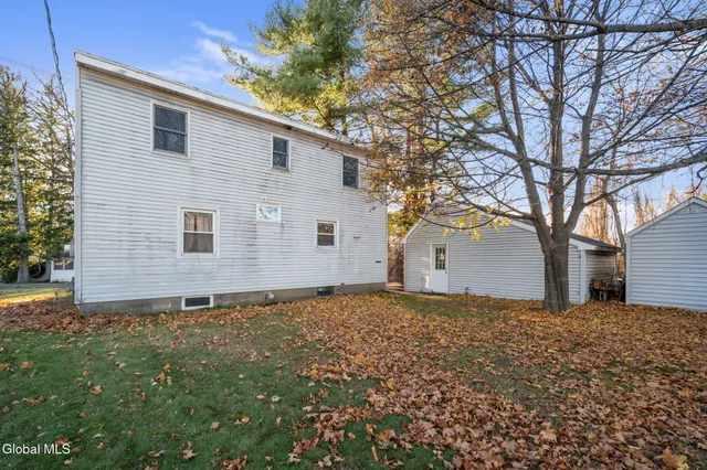 $250,000 | 829 Troy-Schenectady Road, Colonie, NY 12110