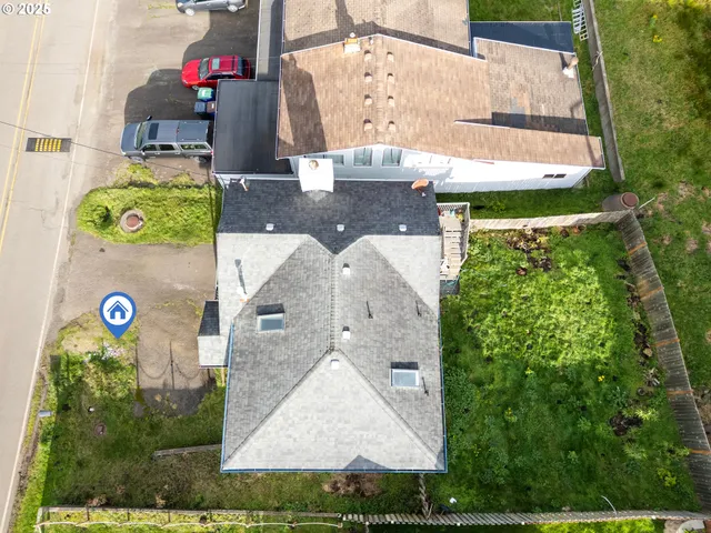 a view of sign board with yard