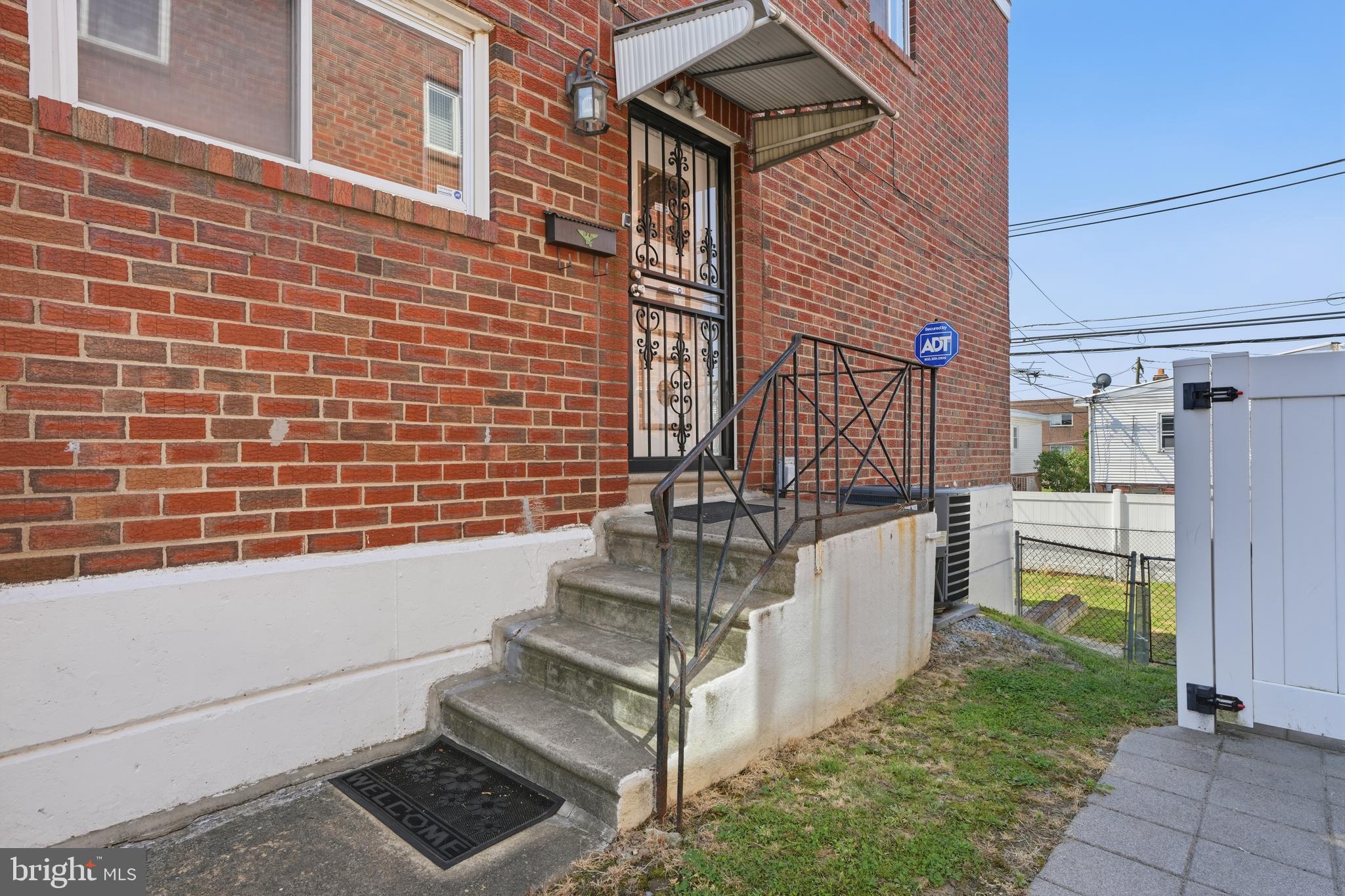 736 Selmer Road Philadelphia, PA 19116 - Photo 3 of 26 Gallery Image 3
