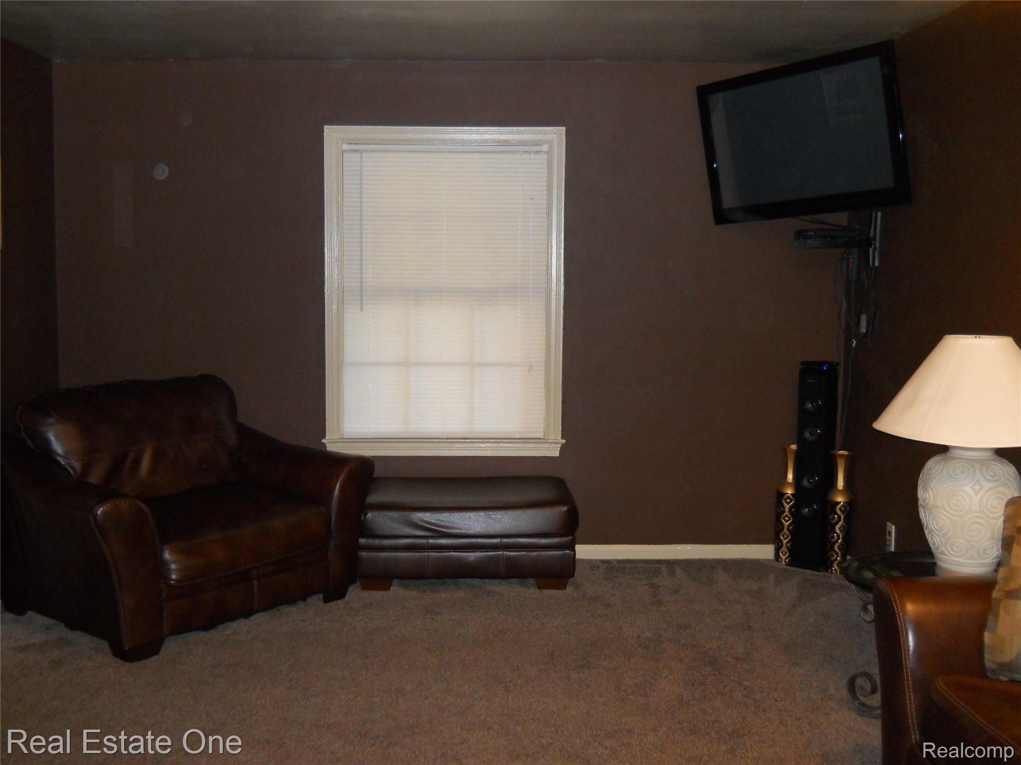 20454 Renfrew Road Detroit, MI 48221 - Photo 3 of 23 DSCN0298.JPG