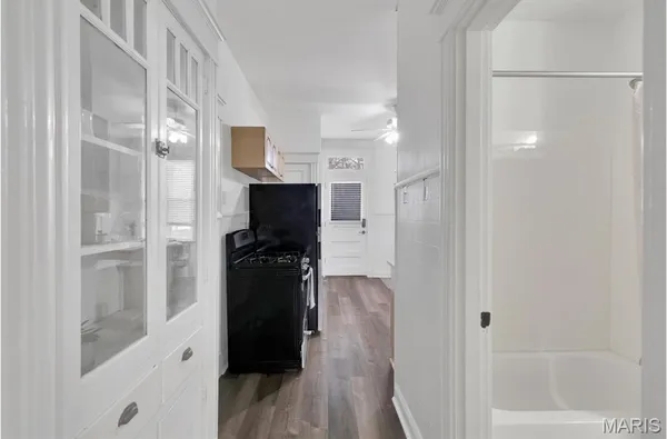 $1,150 | 1909 Allen Avenue, St. Louis, MO 63104