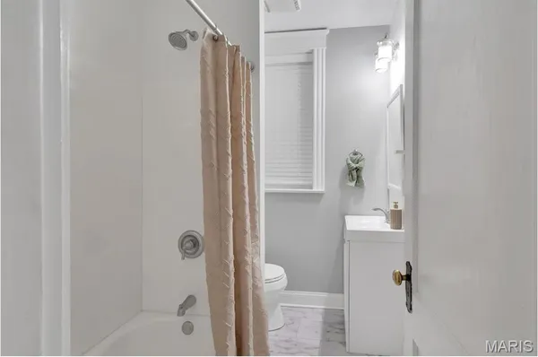 $1,150 | 1909 Allen Avenue, St. Louis, MO 63104