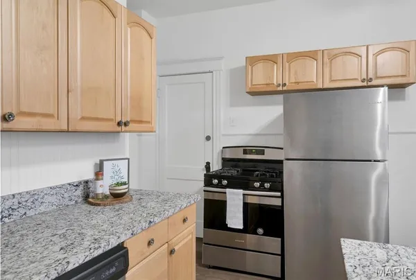 $1,150 | 1909 Allen Avenue, St. Louis, MO 63104